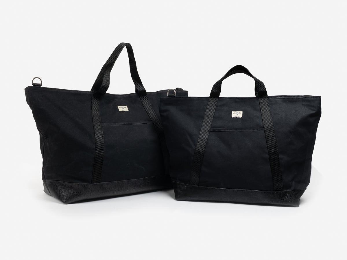 No. 674 Large East West Tote, Black