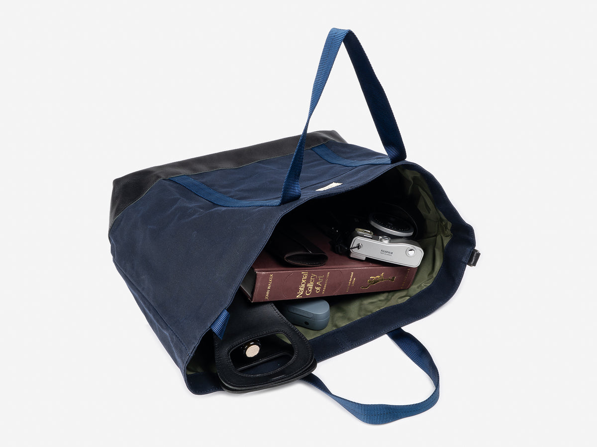 No. 674 Large East West Tote, Navy